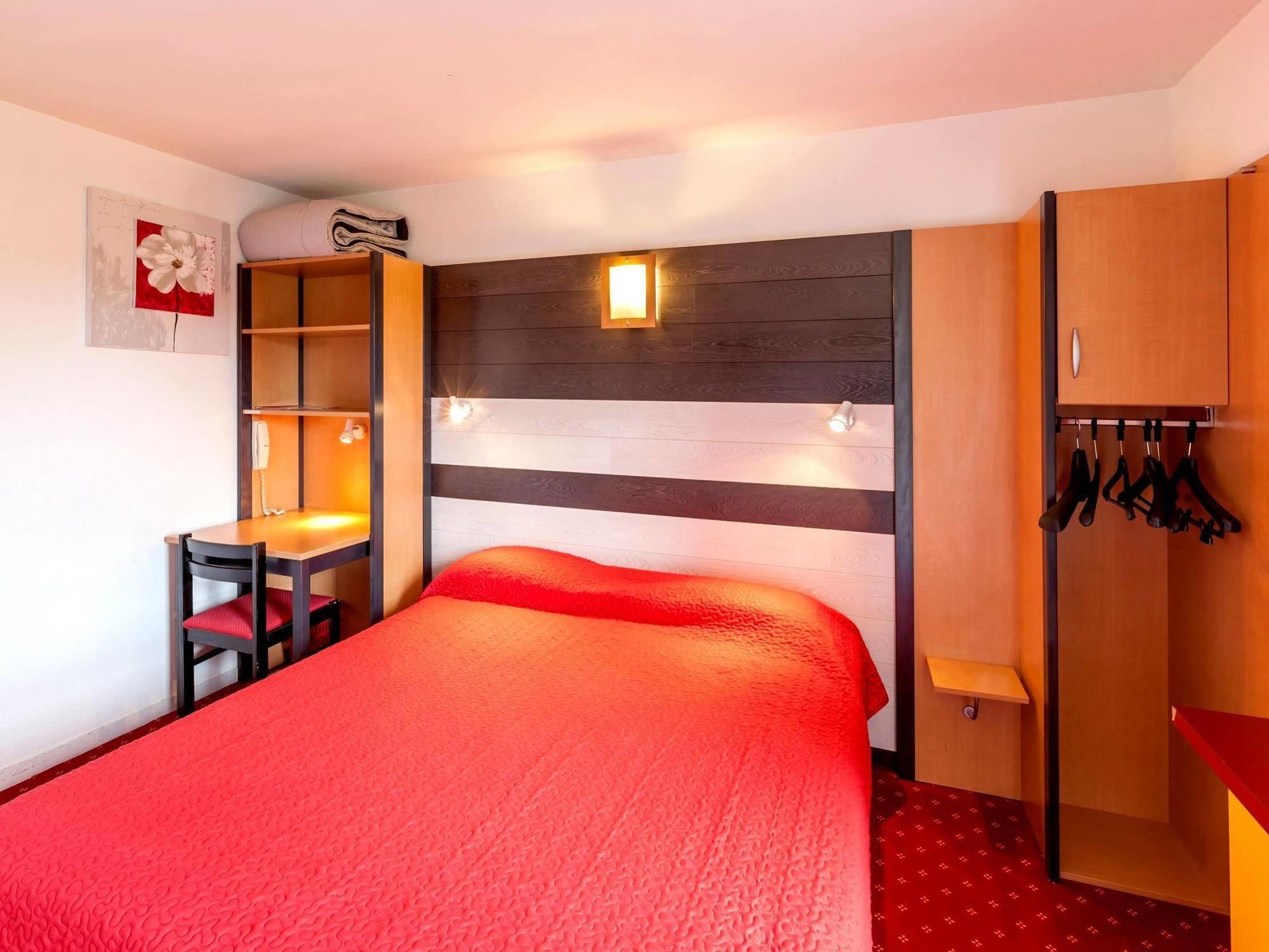 Logis Hotel Horus Restaurant Les Bruyeres Toulenne Εξωτερικό φωτογραφία