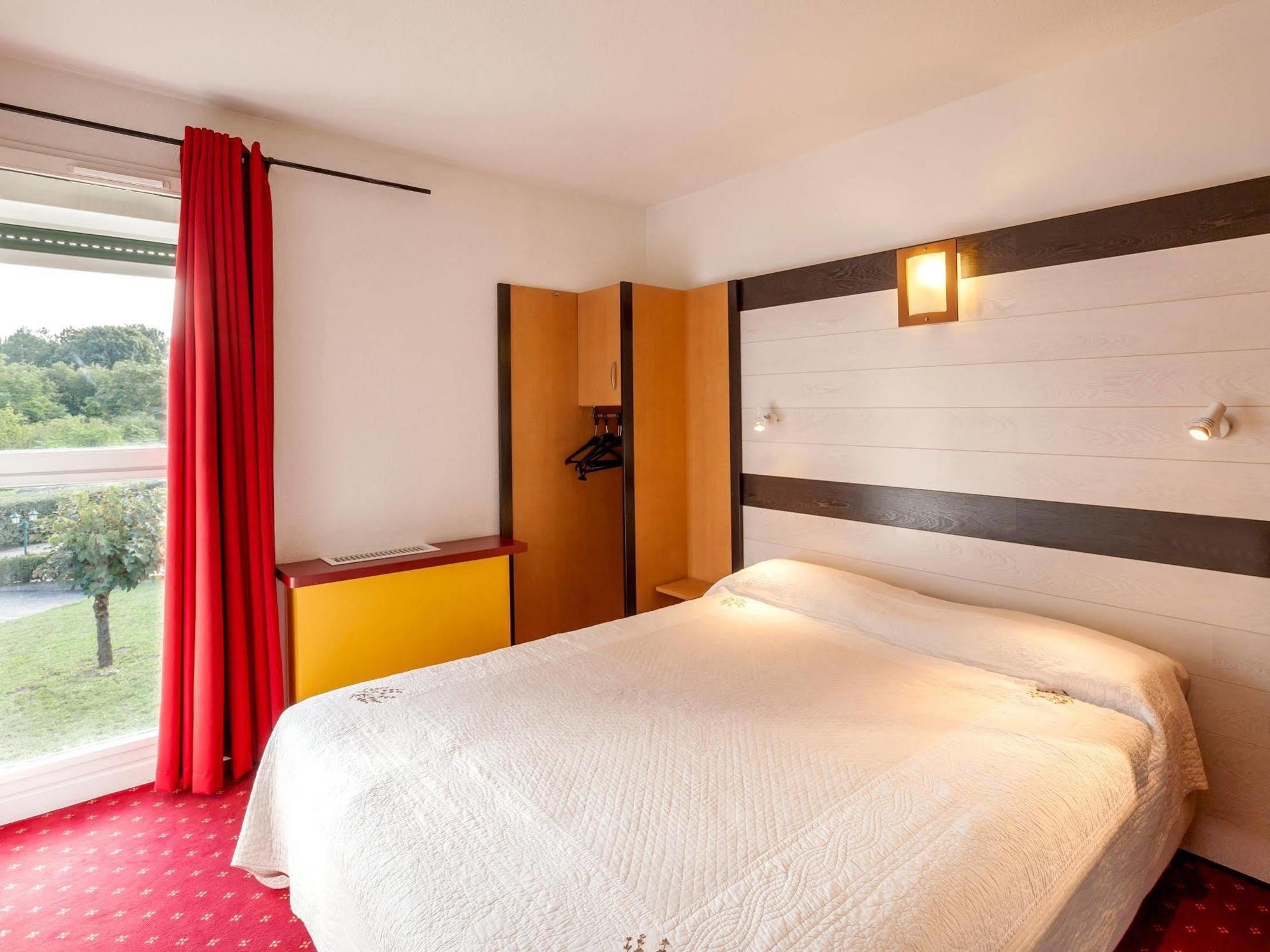 Logis Hotel Horus Restaurant Les Bruyeres Toulenne Εξωτερικό φωτογραφία