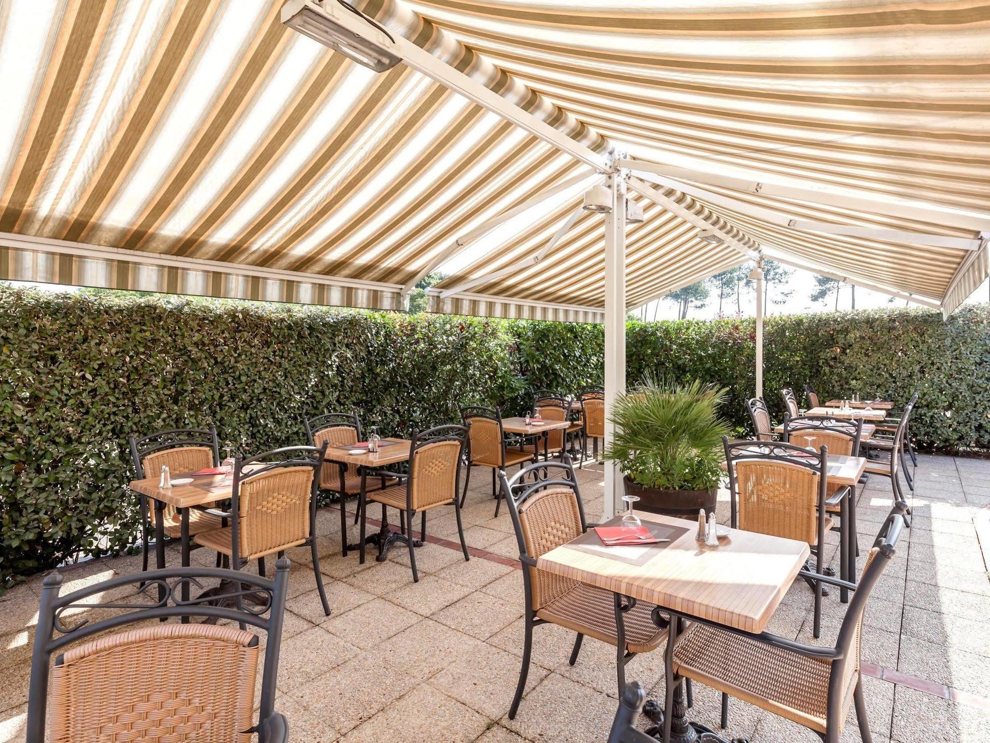 Logis Hotel Horus Restaurant Les Bruyeres Toulenne Εξωτερικό φωτογραφία