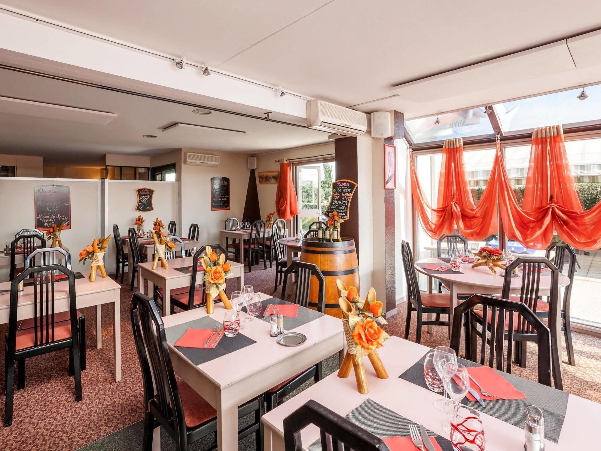 Logis Hotel Horus Restaurant Les Bruyeres Toulenne Εξωτερικό φωτογραφία